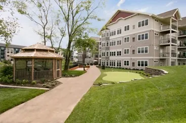 Applewood Pointe of Eagan photo 4 of 14