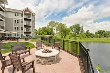 Applewood Pointe of Eagan photo 3 of 14